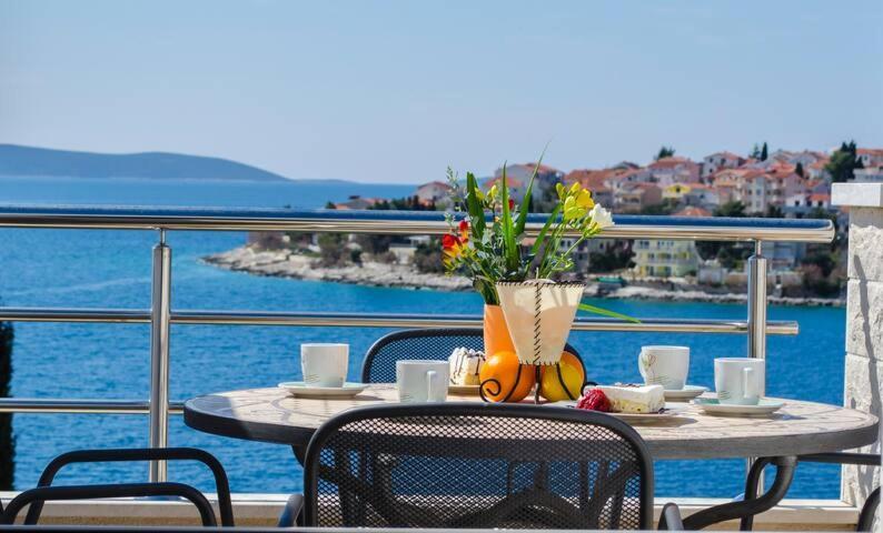 Villa Marta Apartmani Trogir Exteriér fotografie